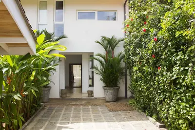 Image de indie beachouse - step out onto the beach