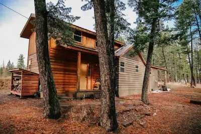 Image de Columbia Mountain Cabin - Near Glacier Np, Big Private Backyard w Mountain Views