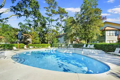 Image de 0. 7 Miles to the Beach. Beautifully furnished. 2nd Floor