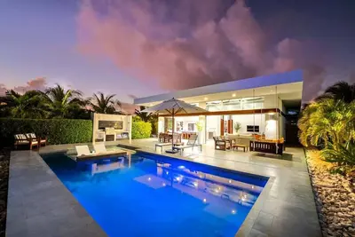 Image de Summer Deals - White Villas Resort Seaside Villa 8