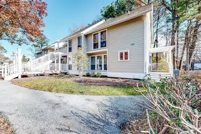 Image de Sea Colony dreamy beach retreat with patio, pool & hot tub - walk to dining