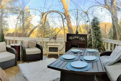 Image de Storybook Cabin with Mountain and Lake Views on Emerald Bay and Bubble too!