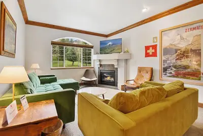 Image de Family Vacation~Heated In\/Out Pool, Tubing & Ice Skating Villa 2041