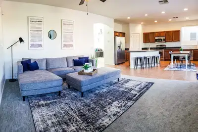 Image de Newly Remodeled Resort-Style Home w Private Pool!