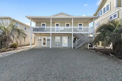 Image de \"After Dune Delight\" oceanfront, 7 bedroom 3 bathrooms