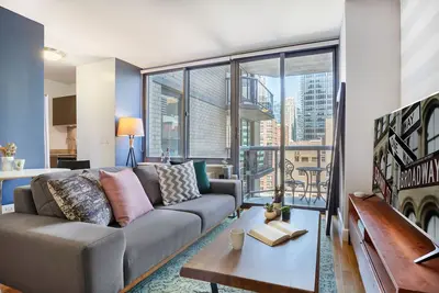 Image de Adorable Theater District Studio w/ Indoor pool by Blueground