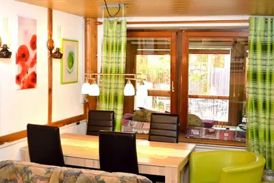 Image de Appartement de vacances confortable \"Waldraff\" avec terrasse, Wi-Fi et aire de jeux