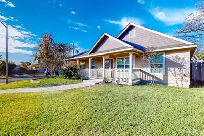 Image de Welcoming home walkable to Steps of Alamodome & riverfront & near River Walk