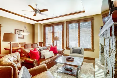 Image de Ideal Mountain Getaway Near the Lifts W/ Private Balcony, Free WiFi & Fireplace