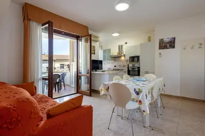 Image de Appartement confortable \"Egeo\" près de la plage avec climatisation et terrasse ; parking disponible