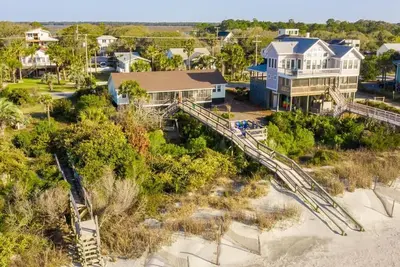 Image de Oceanfront home with private beachfront deck