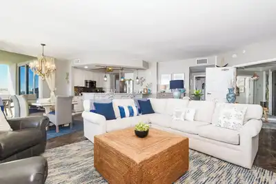 Image de Gulf front 3 Bedroom condo w/ private poolside cabana at Destin's Silver Shells