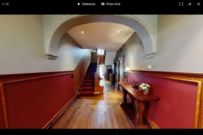 Image de Close to attractions plus affordable wedding venue