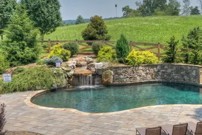 Image de New Sauna! Mountain Oasis, Heated Waterfall Pool!