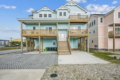 Image de Spacious Nags Head Home with Private Pool & Stunning Decor