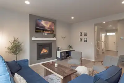 Image de Modern home in Bend! Close to Shopping & Food Carts ~ Pet Friendly!