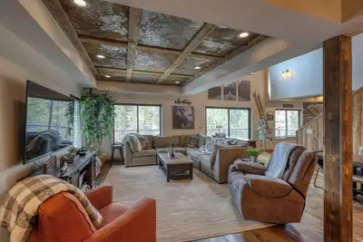Image de The Nitz Carlton - Pet friendly, Game room, 2 hot tubs, Amazing views!