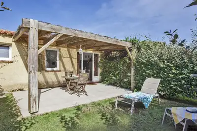 Image de Amarylis à Calvi : location 2 pers. avec clim, jardin, piscine et barbecue