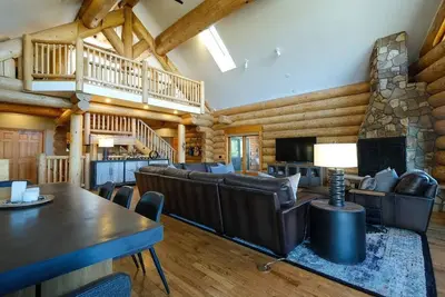 Image de Luxury, Dog-Friendly Cabin w/Huge Mountain Views! ! , Luxury, Dog-Friendly Cabin w/Huge Mountain Views