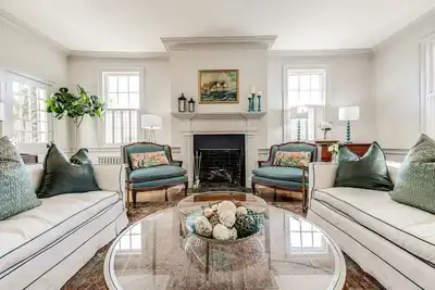 Image de Brockett House - An Old Town Luxury Home!