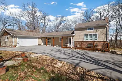 Image de Home-Lakefront-Branson West. New-Clean-Excellent value.