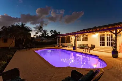 Image de My Happy Place 3br 2ba Heated Pool Great Location