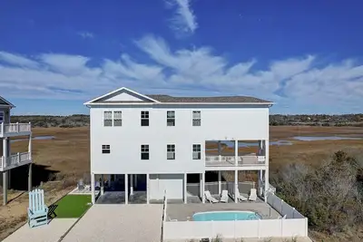 Image de \"Dozin By The Sea\" - 2nd Row Home w/ pool, 3 Bedrooms / 3. 5 Bathrooms
