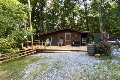 Image de Quiet comfortable mountain rest cabin getaway- with Fast 500 mbps wifi