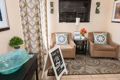 Image de Your Home Away From Home! 4 Pet-friendly Units, Kitchenette, Pets Allowed