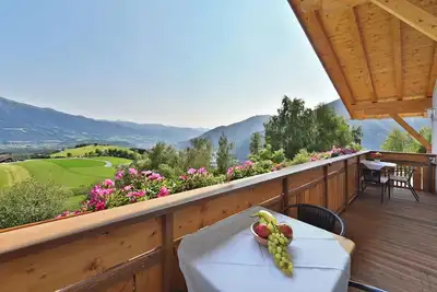 Image de Appartement de vacances \"Dolomitenblick\" avec vues sur les montagnes, Wi-Fi, terrasse et jardin