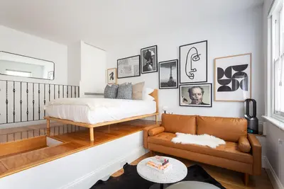 Image de Historic Art-filled Studio Close to Transport