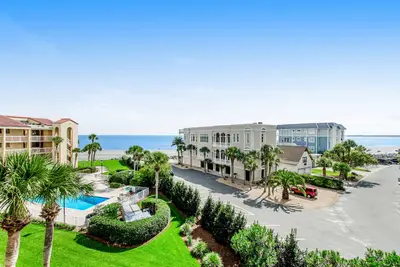 Image de Stylish villa w\/ ocean view, private balcony, central Ac & shared pool\/hot tub