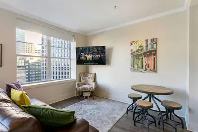 Image de Cozy Studio Near French Quarter, Superdome, Canal and Bourbon streets!