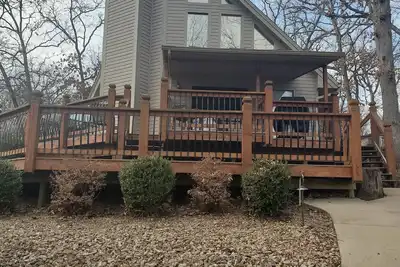 Image de Beautiful Lake Front property with Amazing Dock!