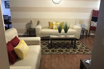 Image de Please book using Air-bnb. C&E Homes and Suites, Dog friendly, close to Lejeune.