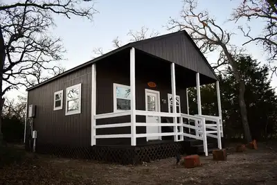 Image de Tiny Picturesque Cabin on Idyllic Ranch with lake view close to Round Top Tx