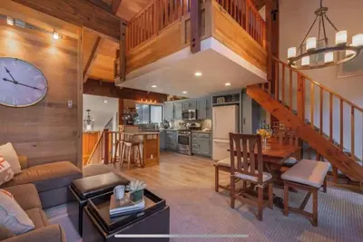 Image de Remodeled Mill Camp / Indian Hills nestled near Northstar Village New Listing!