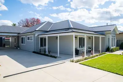 Image de Modern Federation Style home in town centre