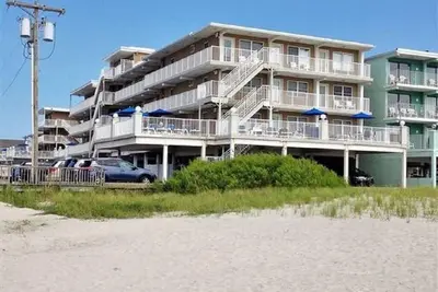 Image de Beachfront  top flr 1 br condo at Summer Sands