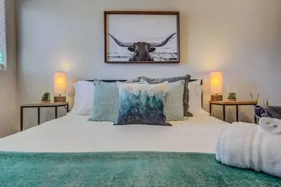 Image de King bed | Pet friendly | Mountain Views | Safe