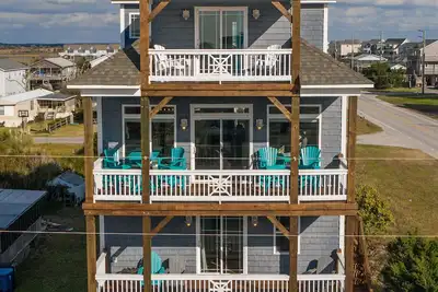 Image de Gorgeous Ocean and Sound Views Await at Good Better Beach!