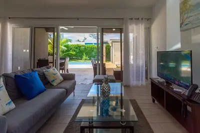Image de Luxury residence with minigolf/children playground/billiard/foosball/shuttle bus