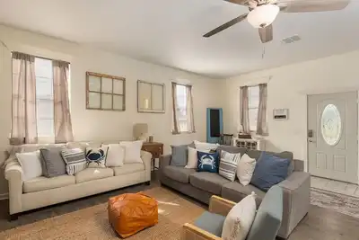 Image de Blue Crab Sleeps 10 Close to downtown and beach