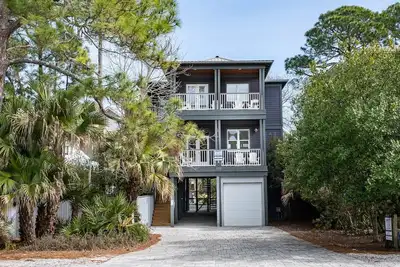 Image de 25% Sale Thru Fall~Aspen Beach House~GraytonBeach~Heated Pool~BeachGear~Families