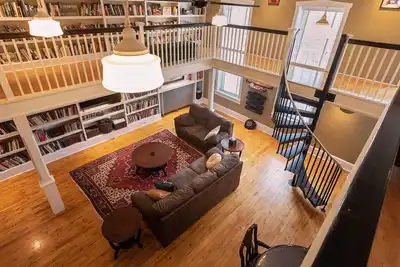 Image de Firehouse Library Apartment