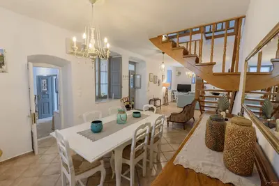 Image de Hydra's Pearl - Blue Pearl, Luxury Mansion, No Steps, 120m from the port