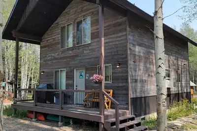 Image de New construction 15 miles to Yellowstone. Wifi +  Ac, Outdoor grill, Sleeps 10