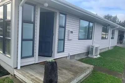 Image de Patea Hurleys Retreat House sleeps 8