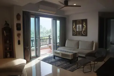 Image de Beautifully furnished 1-bedroom condo on the beach with sea & mountain views