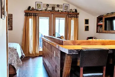 Image de Adventures awaits You! Private Chalet near hiking trails, tubing, Gore Mtn.